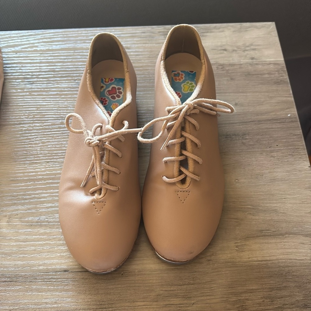 So Danca Girls tap shoes